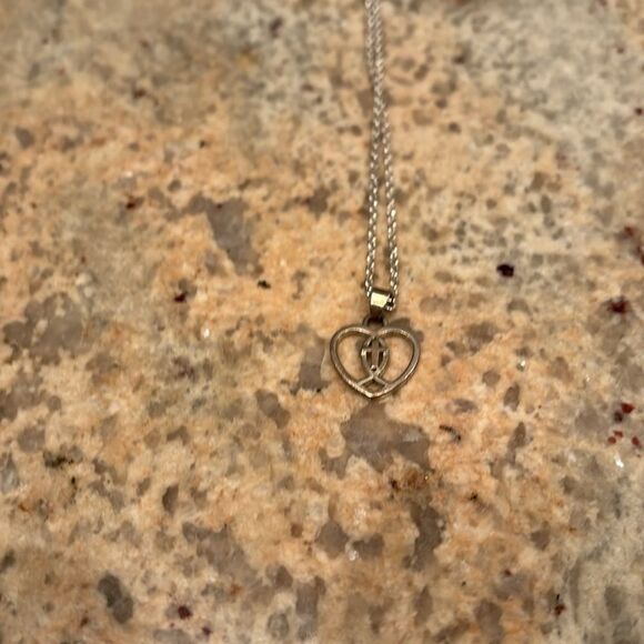 Necklace with a heart and a cross in the middle - Picture 1 of 4